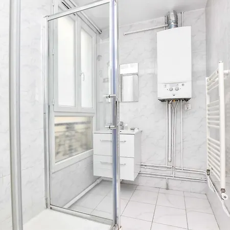 Serene - 2br - 6p - Menilmontant *