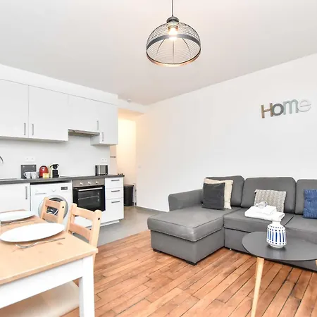 Serene - 2br - 6p - Menilmontant *